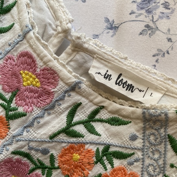 Embroidered Women’s Cotton Top -Large - Picture 11 of 11